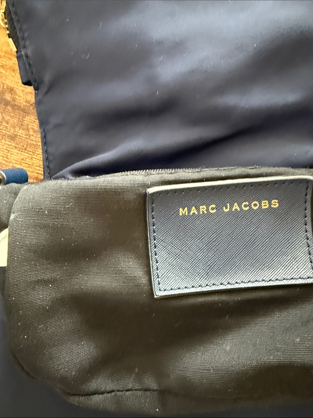 Marc Jacobs nylon Trooper Nomad crossbody, navy w/gold hardware,  zip pockets. - Picture 11 of 14